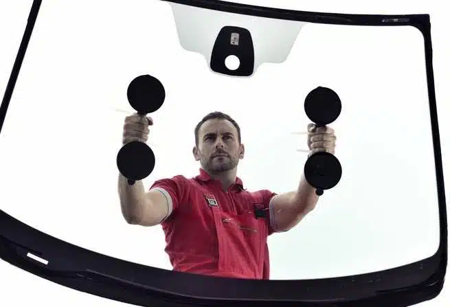 Cristalli auto, un corretta manutenzione! 2 Cristalli auto, un corretta manutenzione! 1