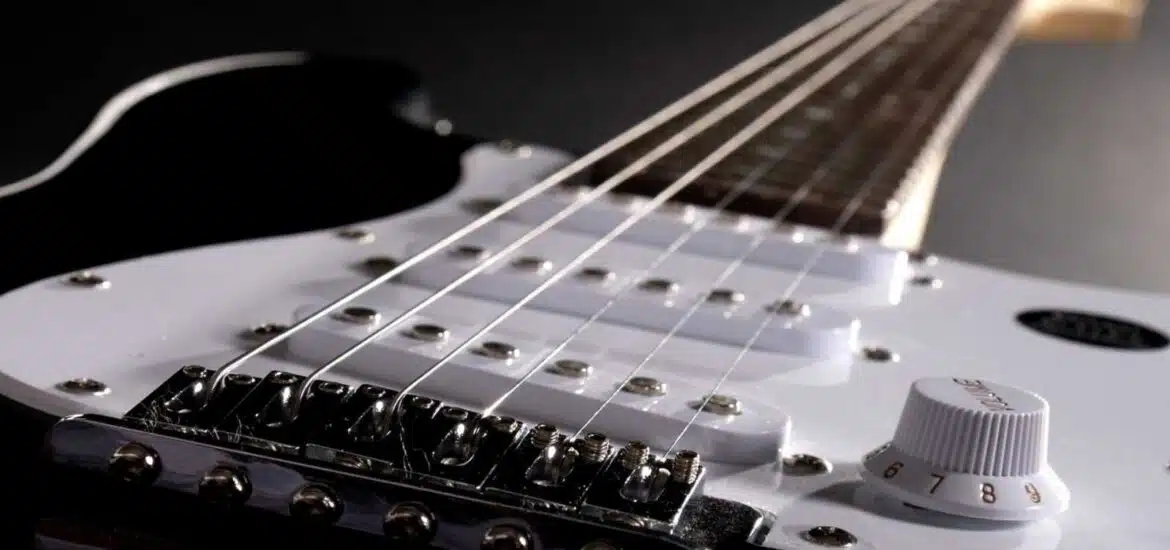 Musica: come scegliere la giusta chitarra elettrica 2 Musica: come scegliere la giusta chitarra elettrica 1