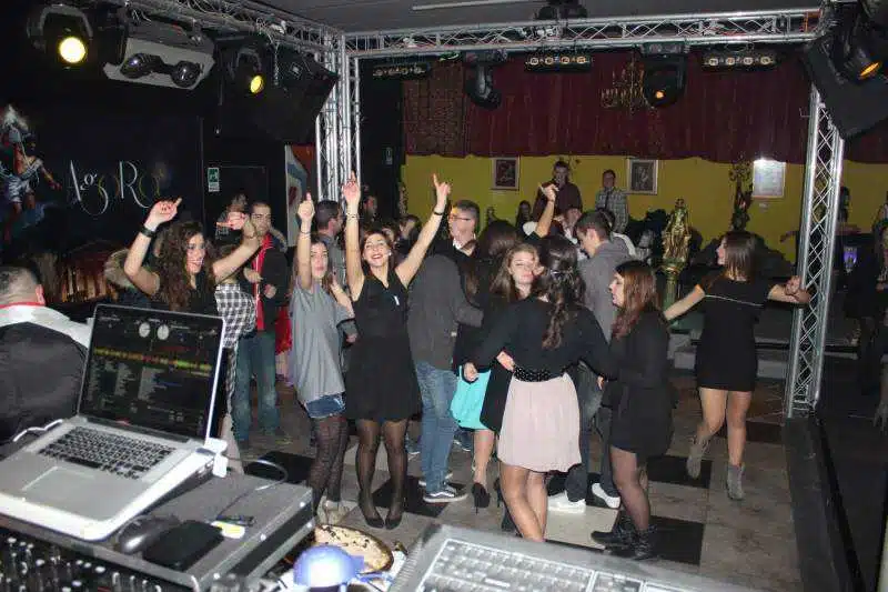 Il look e gli accessori per le sale per le feste e le cerimonie 2 Il look e gli accessori per le sale per le feste e le cerimonie 1