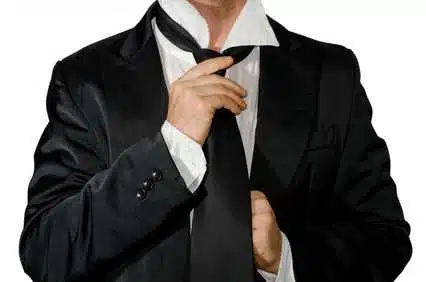 Come vestirsi al funerale 2 Come vestirsi al funerale 1