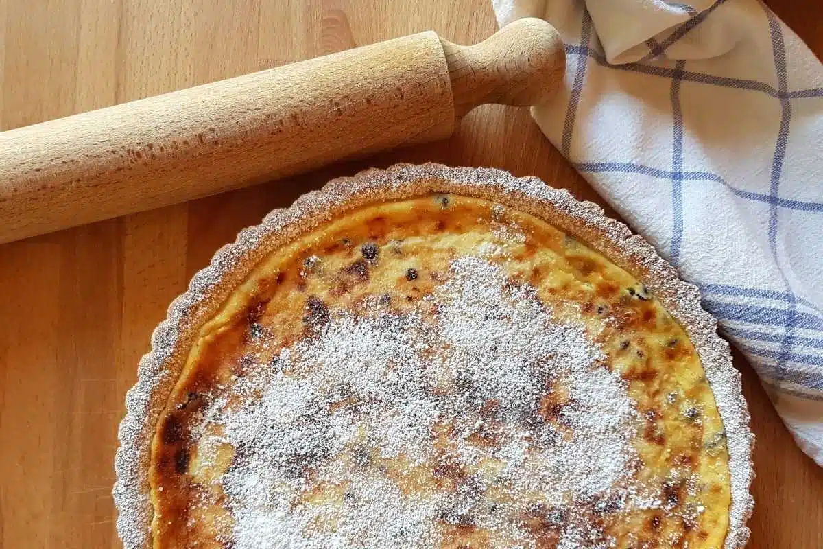 Crostata al mascarpone: la ricetta golosa con gocce di cioccolato 2 Crostata al mascarpone: la ricetta golosa con gocce di cioccolato 1