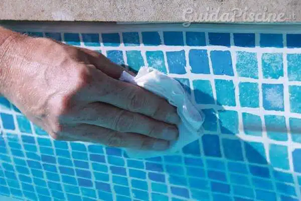 Piscina, come pulirla 2 Piscina, come pulirla 1