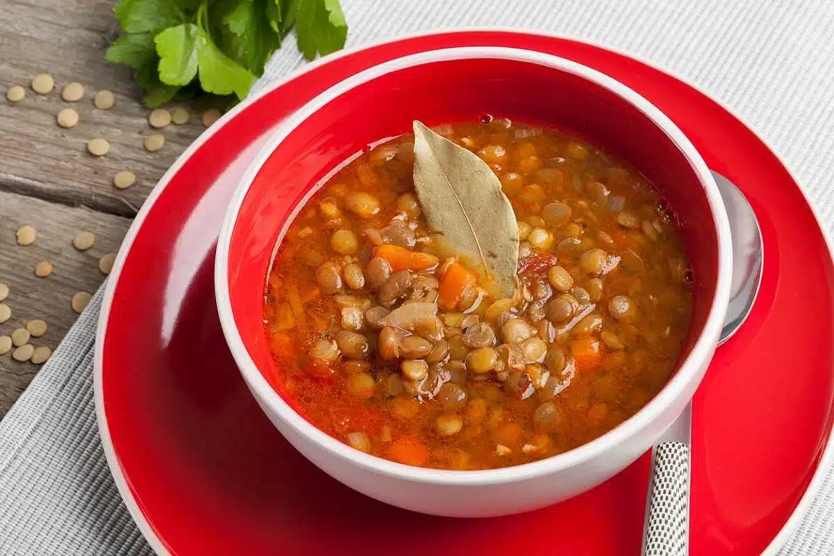 Lenticchie in umido: la ricetta della tradizione semplice e genuina 2 Lenticchie in umido: la ricetta della tradizione semplice e genuina 1