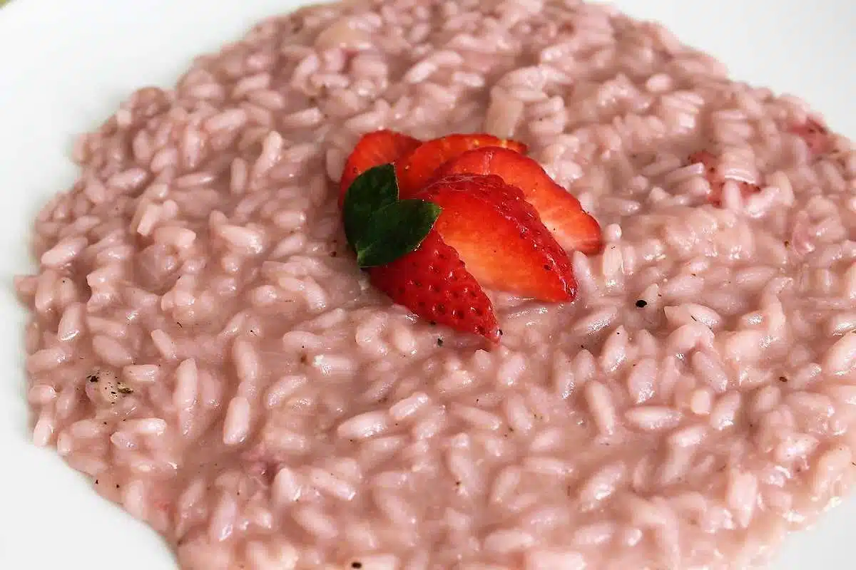 Risotto alle fragole: la ricetta di un piatto fresco e originale 2 Risotto alle fragole: la ricetta di un piatto fresco e originale 1