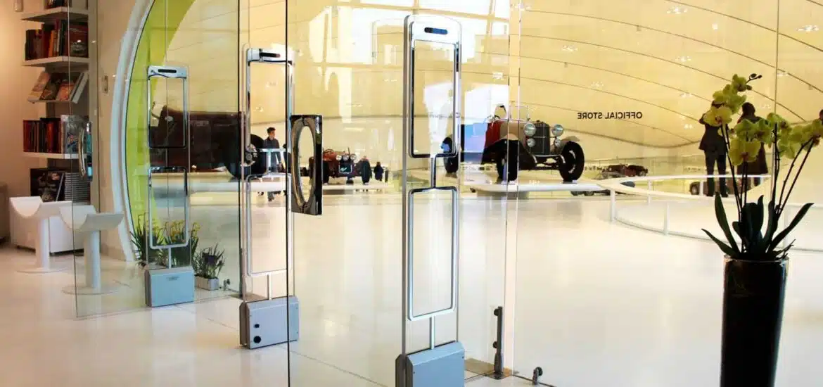 Boom di furti nei negozi: sempre più necessari sistemi antitaccheggio e contapersone 1 Boom di furti nei negozi: sempre più necessari sistemi antitaccheggio e contapersone